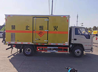 荣成爆破器材运输车